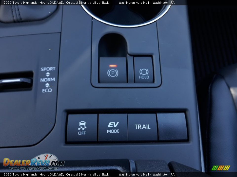 2020 Toyota Highlander Hybrid XLE AWD Celestial Silver Metallic / Black Photo #16