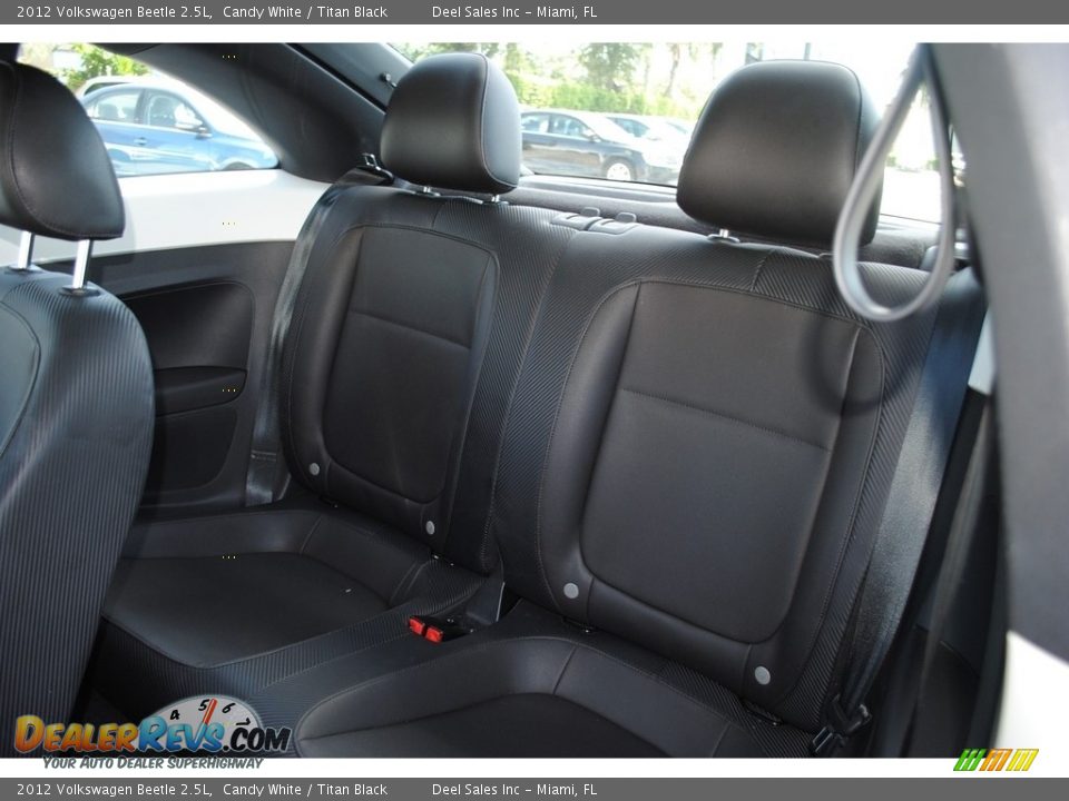 2012 Volkswagen Beetle 2.5L Candy White / Titan Black Photo #12
