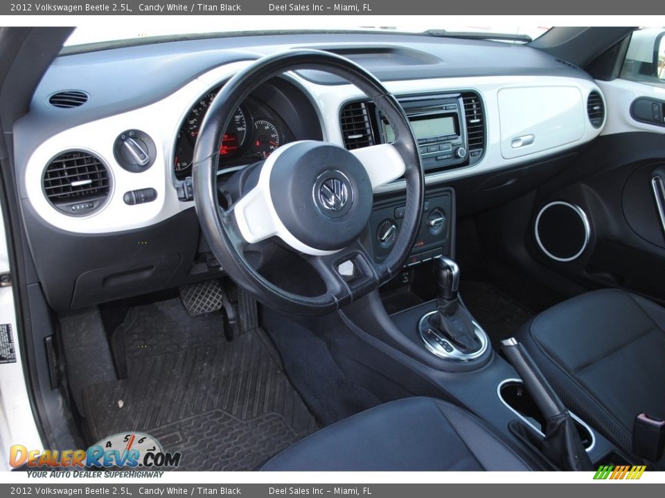2012 Volkswagen Beetle 2.5L Candy White / Titan Black Photo #15