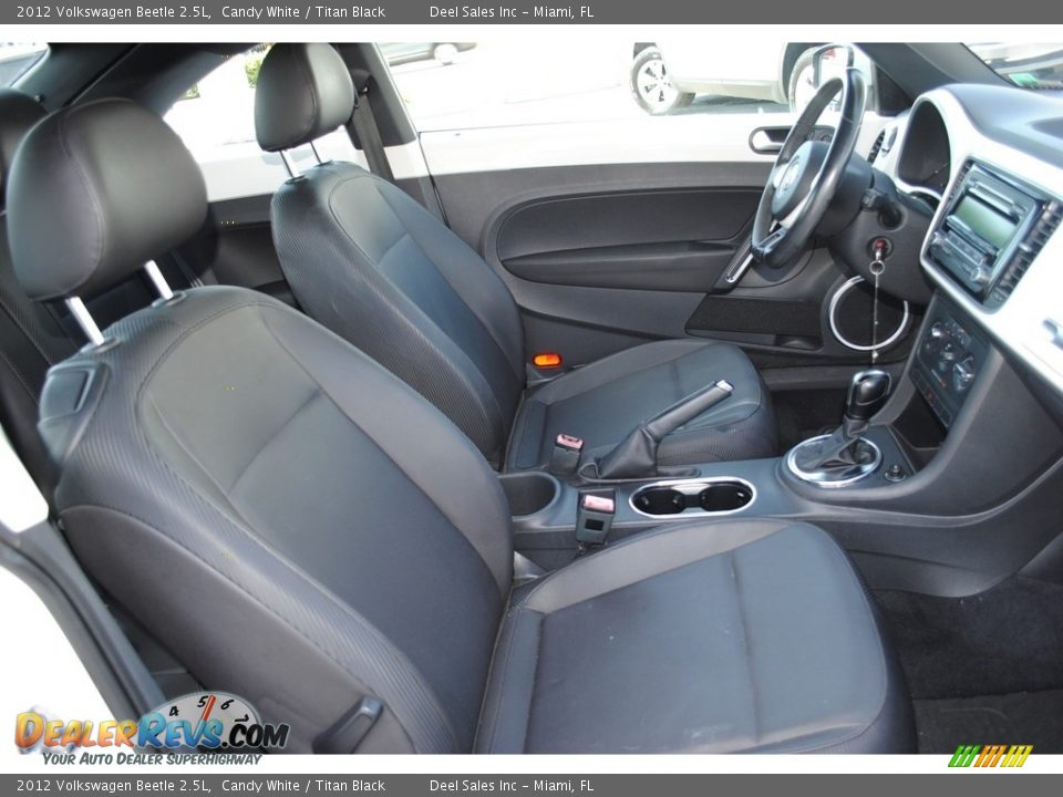 2012 Volkswagen Beetle 2.5L Candy White / Titan Black Photo #19