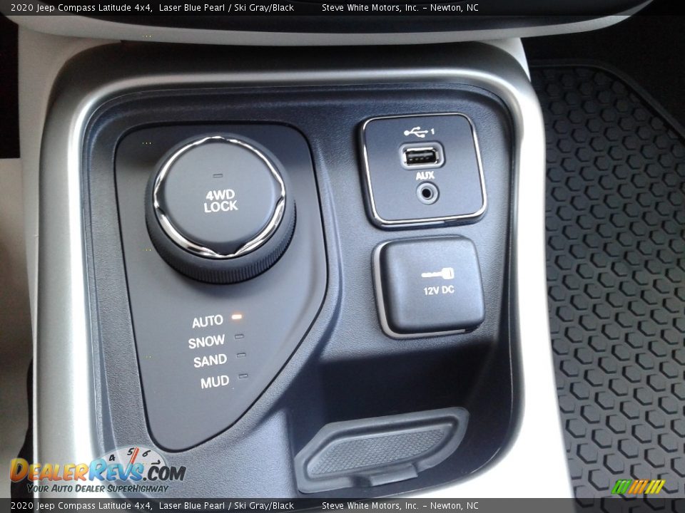2020 Jeep Compass Latitude 4x4 Laser Blue Pearl / Ski Gray/Black Photo #24
