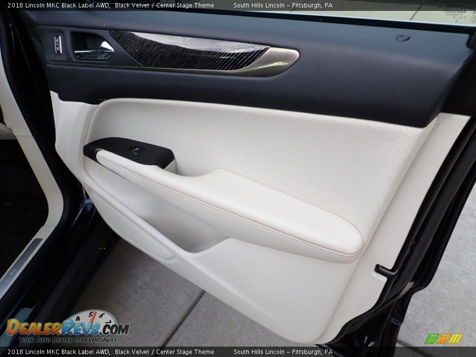 Door Panel of 2018 Lincoln MKC Black Label AWD Photo #13