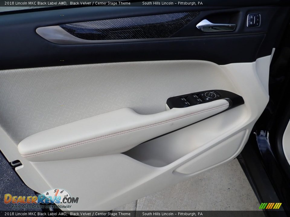 Door Panel of 2018 Lincoln MKC Black Label AWD Photo #18