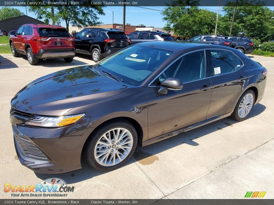 2020 Toyota Camry XLE Brownstone / Black Photo #1