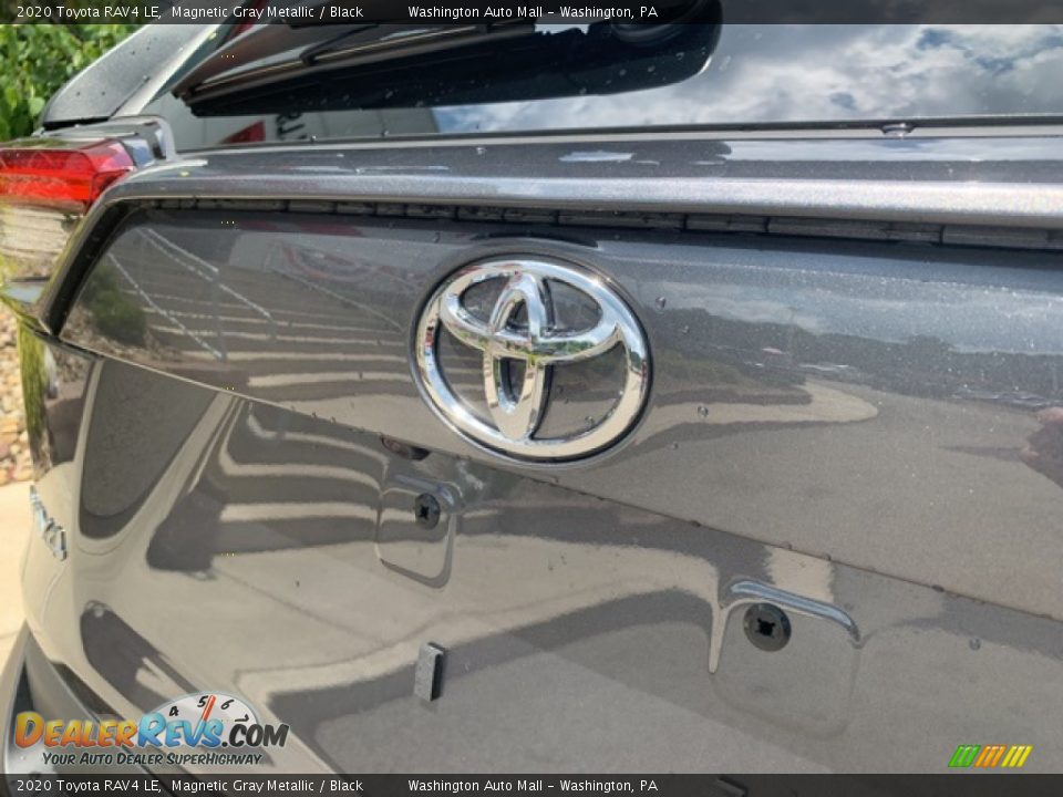 2020 Toyota RAV4 LE Magnetic Gray Metallic / Black Photo #34
