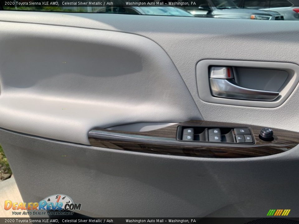 2020 Toyota Sienna XLE AWD Celestial Silver Metallic / Ash Photo #8