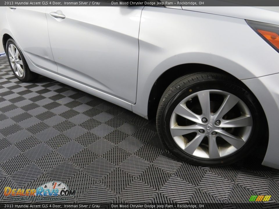 2013 Hyundai Accent GLS 4 Door Ironman Silver / Gray Photo #2