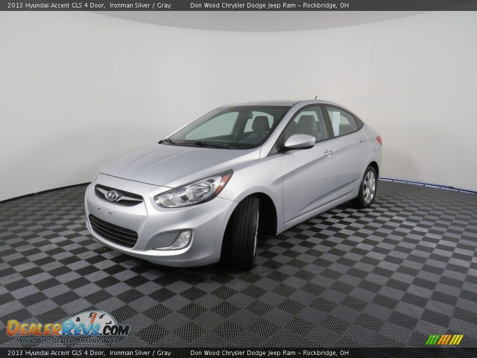 2013 Hyundai Accent GLS 4 Door Ironman Silver / Gray Photo #7