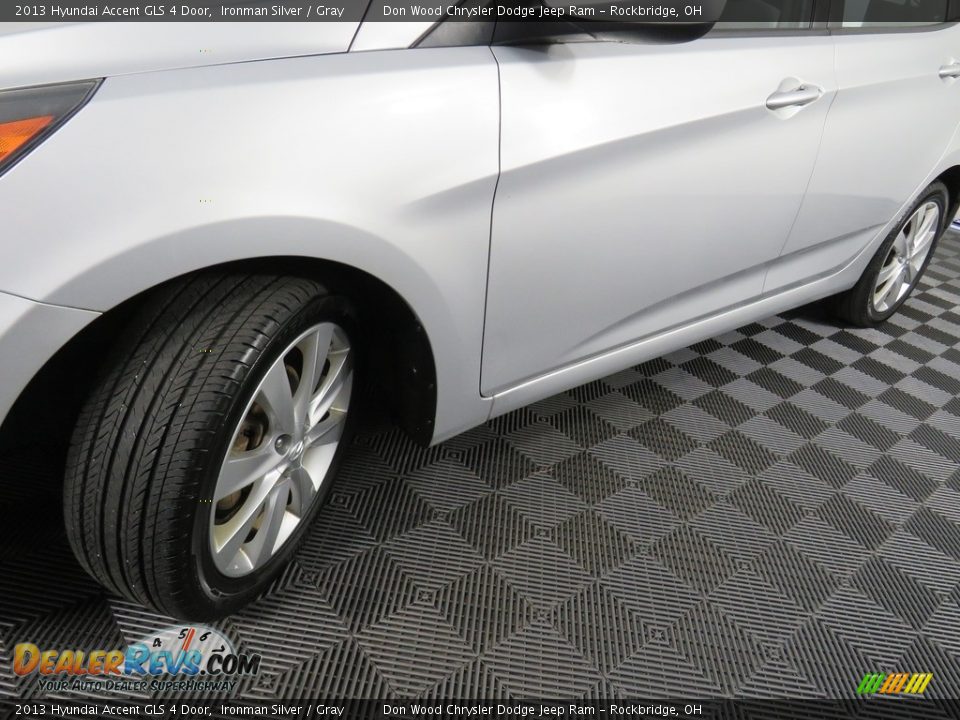 2013 Hyundai Accent GLS 4 Door Ironman Silver / Gray Photo #8