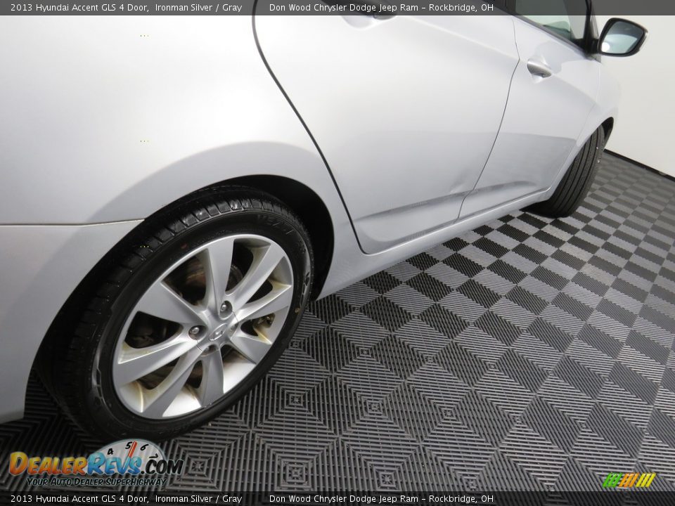 2013 Hyundai Accent GLS 4 Door Ironman Silver / Gray Photo #15