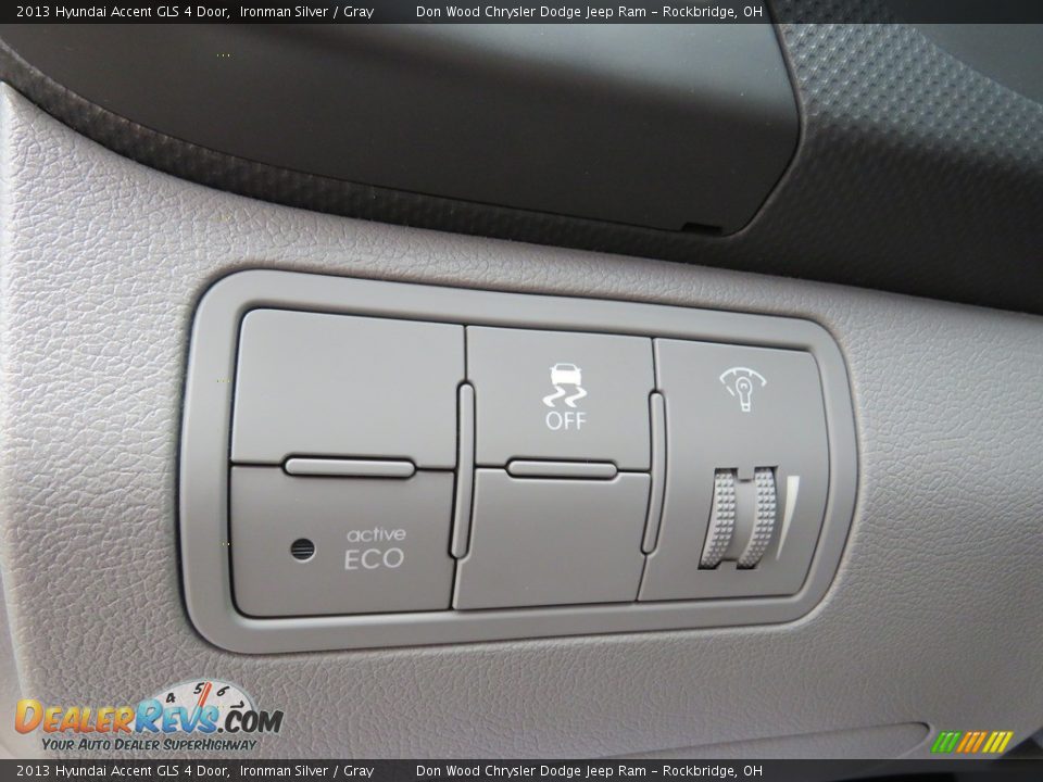 2013 Hyundai Accent GLS 4 Door Ironman Silver / Gray Photo #17