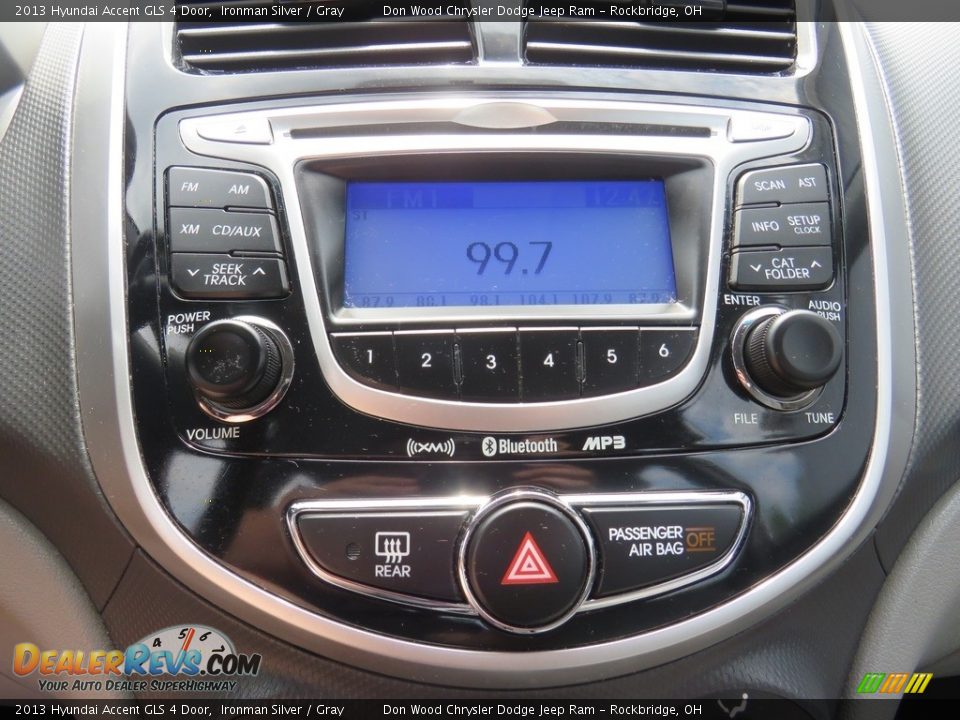 2013 Hyundai Accent GLS 4 Door Ironman Silver / Gray Photo #25