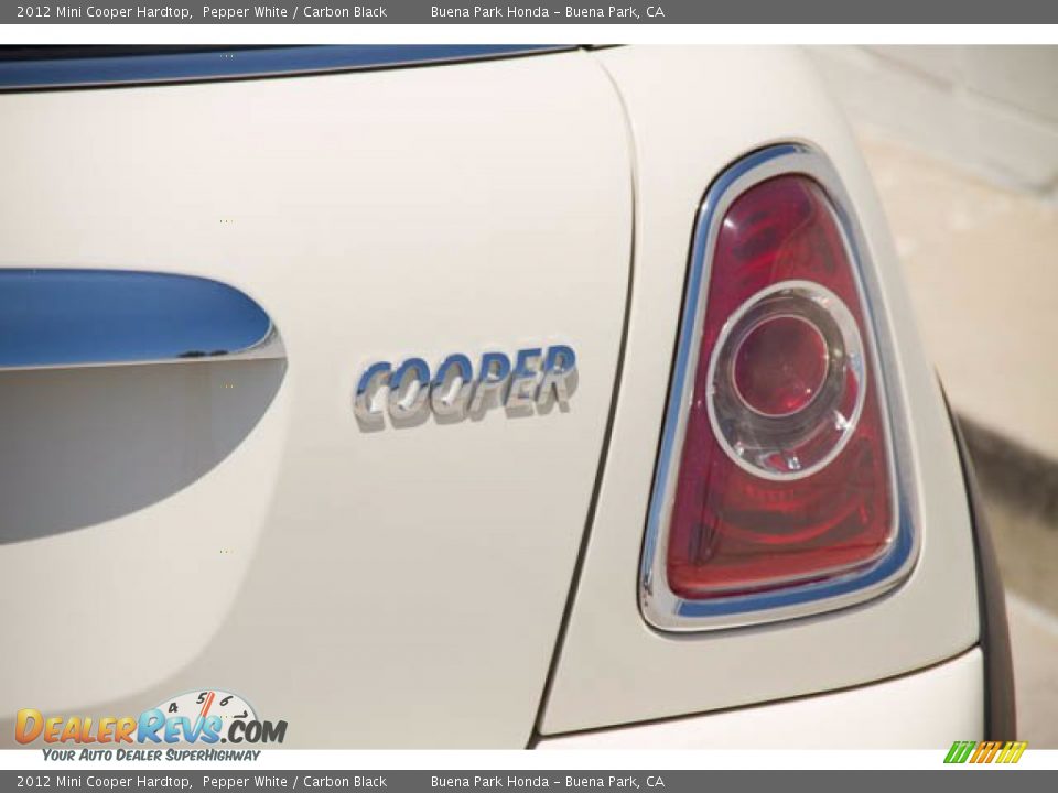 2012 Mini Cooper Hardtop Pepper White / Carbon Black Photo #11