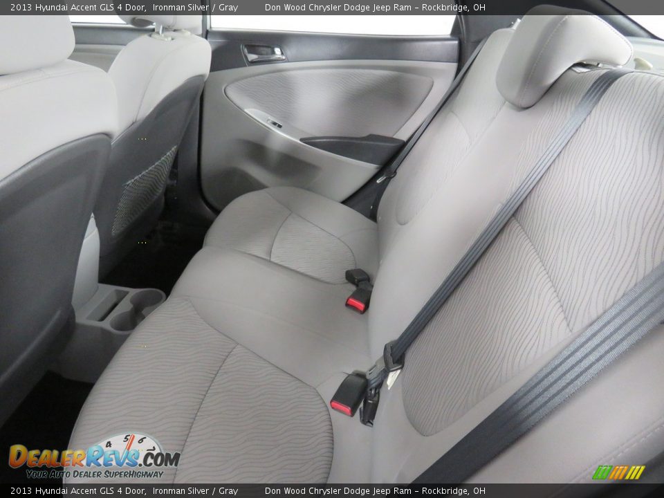 2013 Hyundai Accent GLS 4 Door Ironman Silver / Gray Photo #31