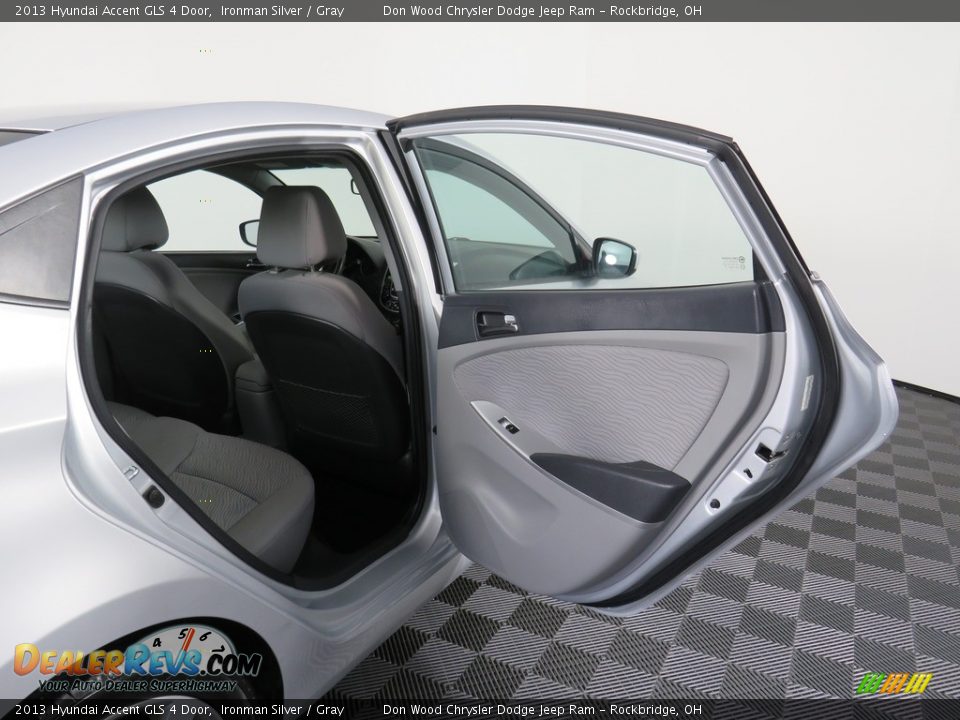 2013 Hyundai Accent GLS 4 Door Ironman Silver / Gray Photo #33