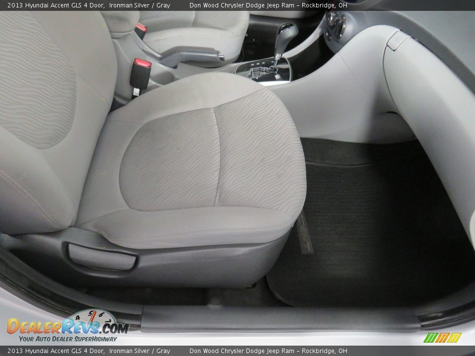 2013 Hyundai Accent GLS 4 Door Ironman Silver / Gray Photo #36