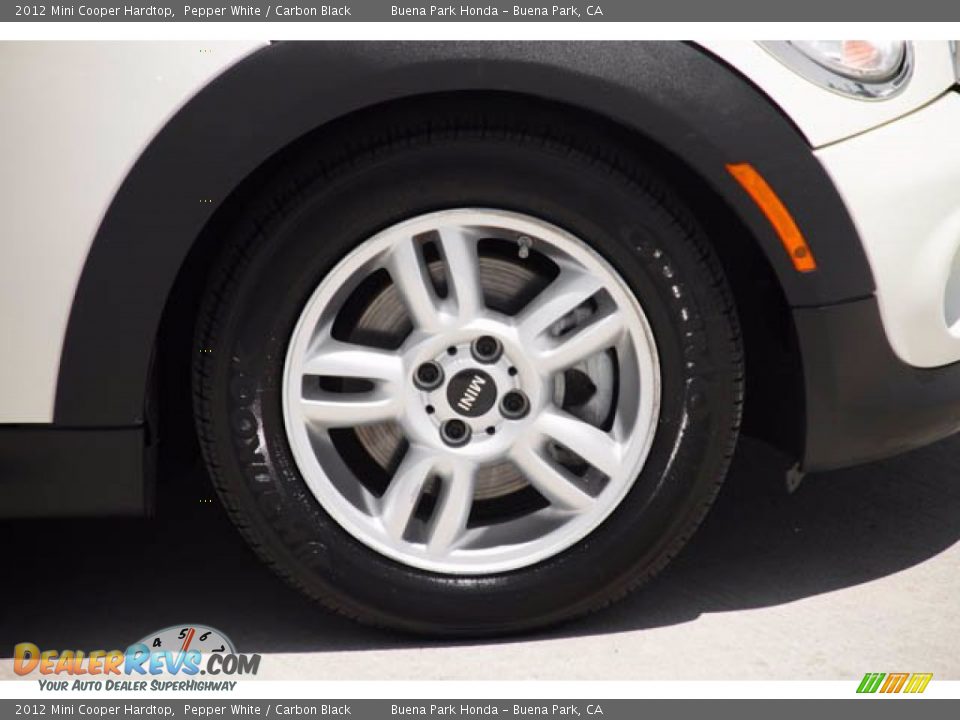 2012 Mini Cooper Hardtop Pepper White / Carbon Black Photo #28