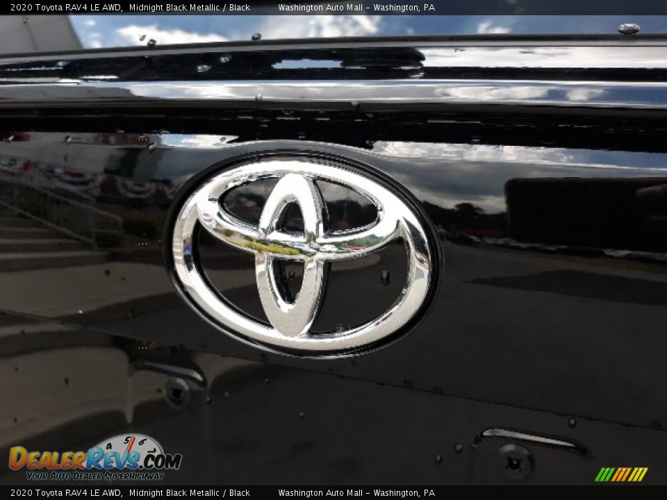 2020 Toyota RAV4 LE AWD Midnight Black Metallic / Black Photo #36