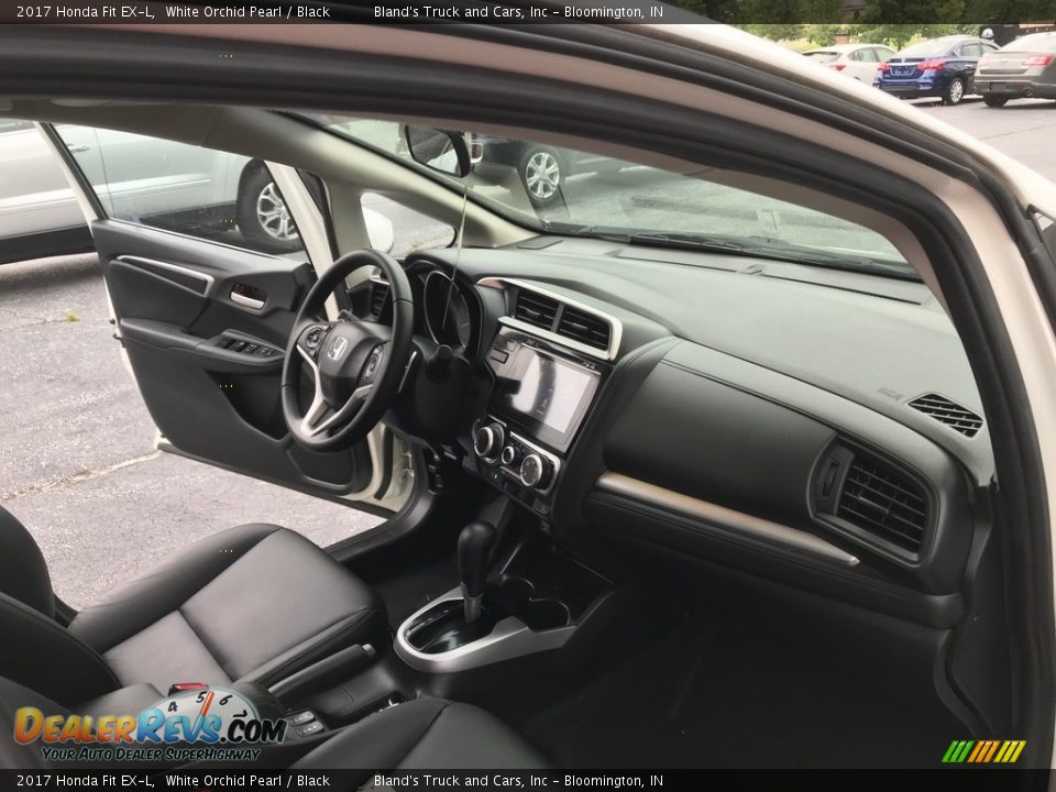 Dashboard of 2017 Honda Fit EX-L Photo #36