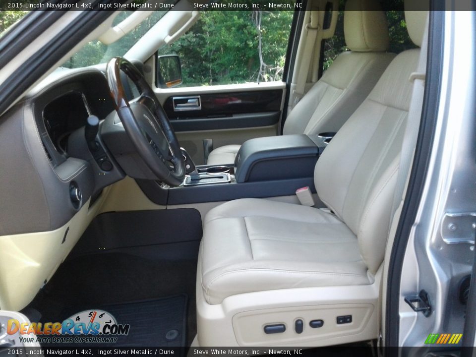 Front Seat of 2015 Lincoln Navigator L 4x2 Photo #12