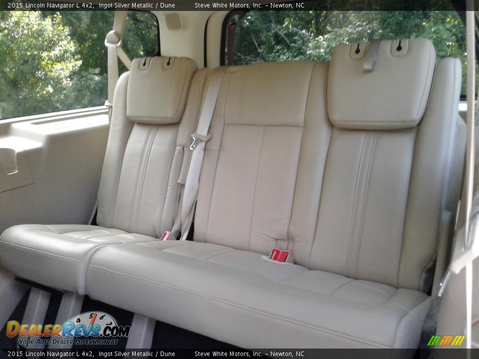 Rear Seat of 2015 Lincoln Navigator L 4x2 Photo #15