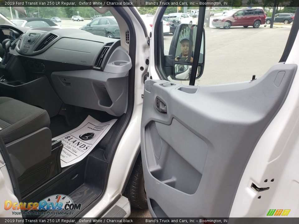 2019 Ford Transit Van 250 LR Regular Oxford White / Charcoal black Photo #32
