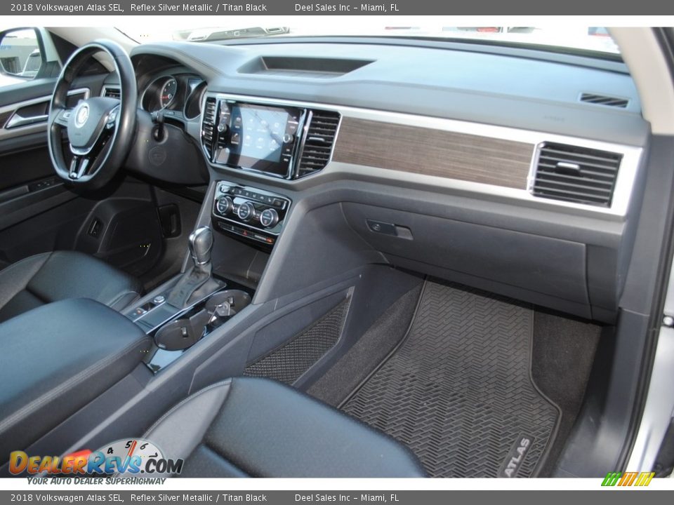 2018 Volkswagen Atlas SEL Reflex Silver Metallic / Titan Black Photo #16