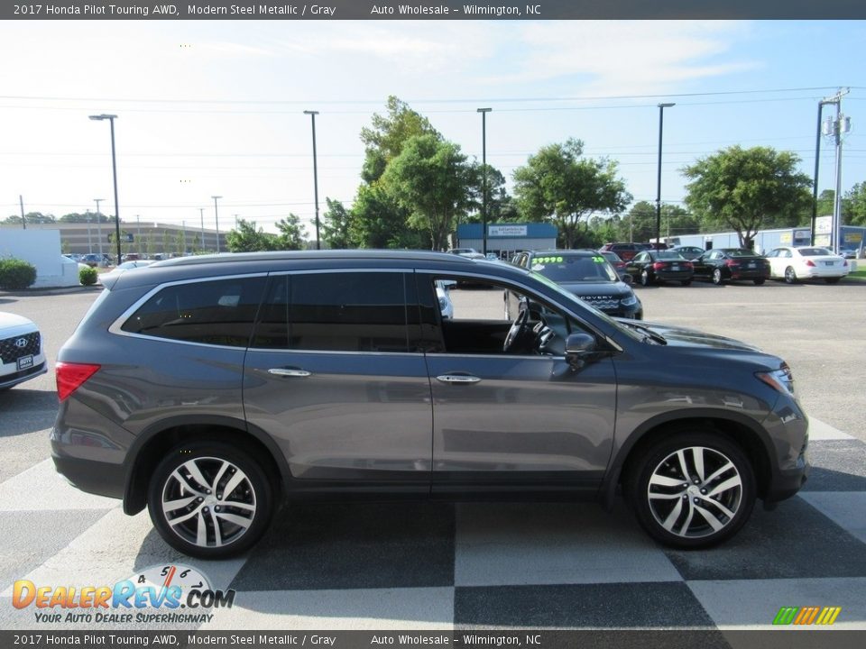 2017 Honda Pilot Touring AWD Modern Steel Metallic / Gray Photo #3