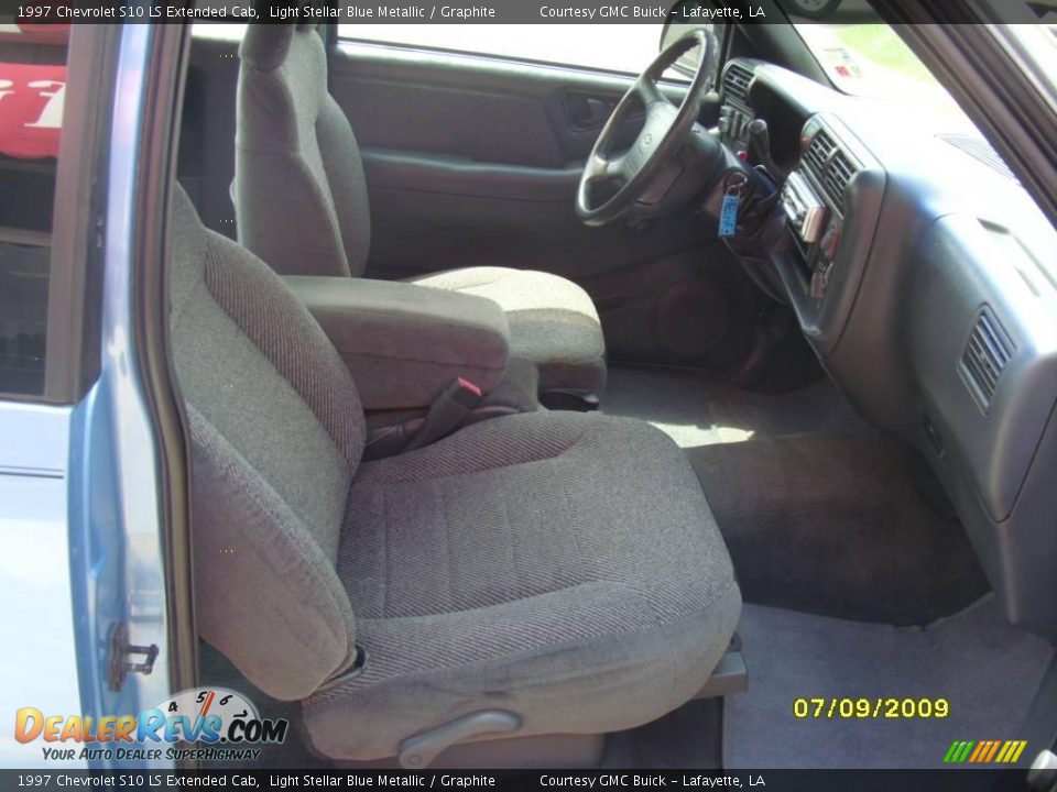 1997 Chevrolet S10 LS Extended Cab Light Stellar Blue Metallic / Graphite Photo #10