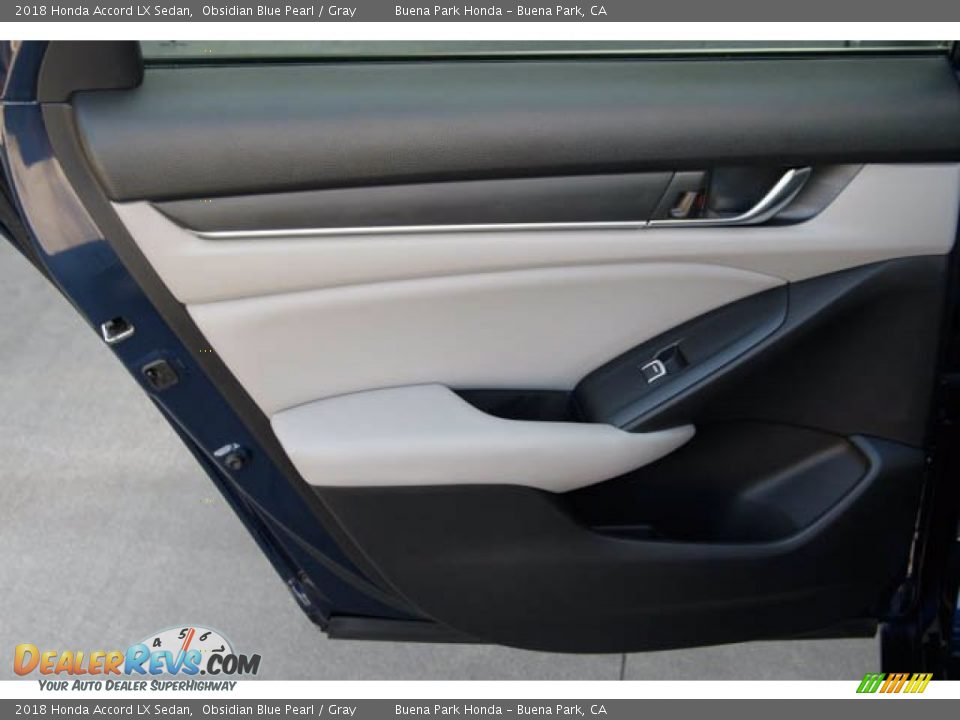 2018 Honda Accord LX Sedan Obsidian Blue Pearl / Gray Photo #32