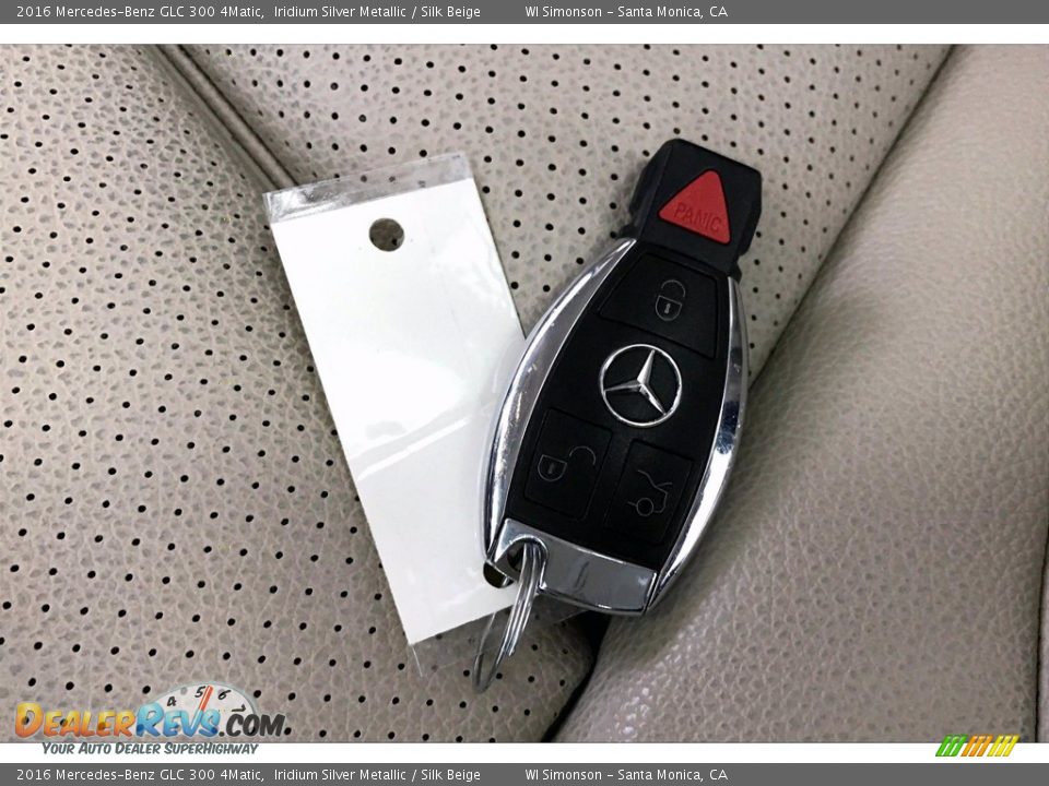 2016 Mercedes-Benz GLC 300 4Matic Iridium Silver Metallic / Silk Beige Photo #11