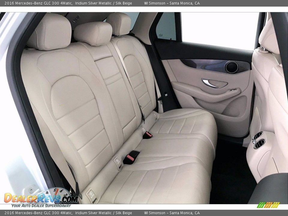 2016 Mercedes-Benz GLC 300 4Matic Iridium Silver Metallic / Silk Beige Photo #13