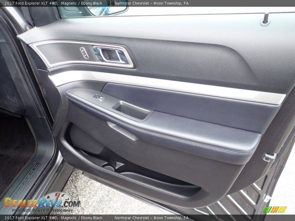 2017 Ford Explorer XLT 4WD Magnetic / Ebony Black Photo #18