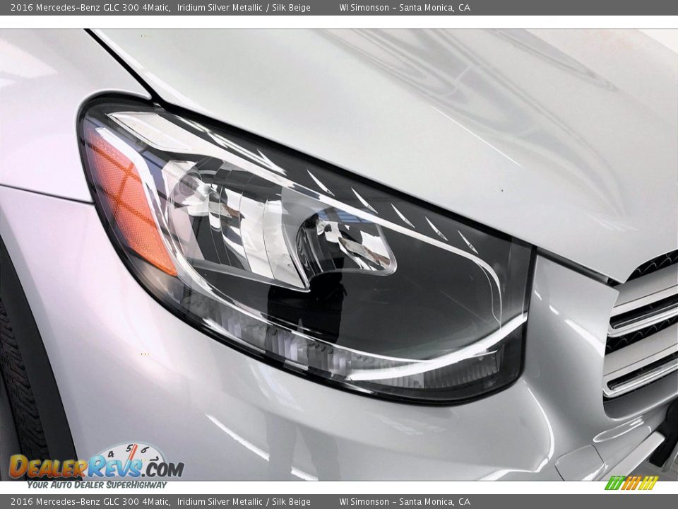 2016 Mercedes-Benz GLC 300 4Matic Iridium Silver Metallic / Silk Beige Photo #31