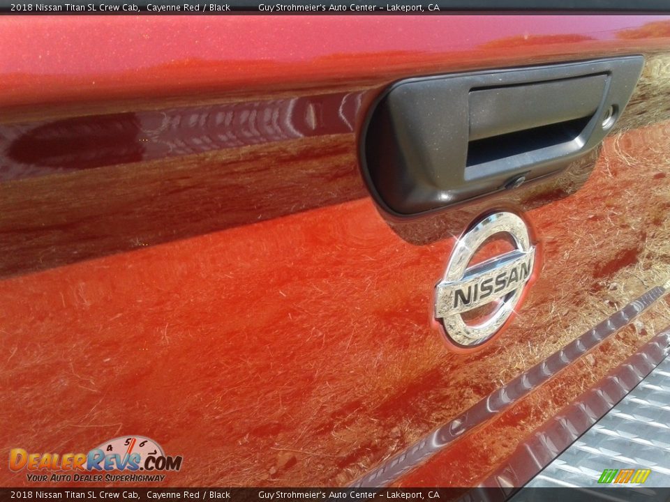 2018 Nissan Titan SL Crew Cab Cayenne Red / Black Photo #7
