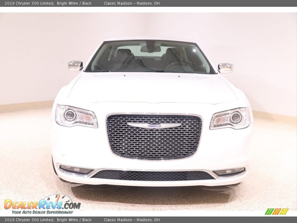 2019 Chrysler 300 Limited Bright White / Black Photo #2