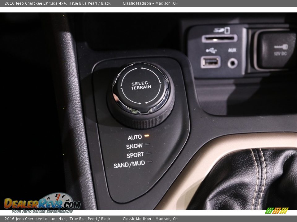 2016 Jeep Cherokee Latitude 4x4 True Blue Pearl / Black Photo #16