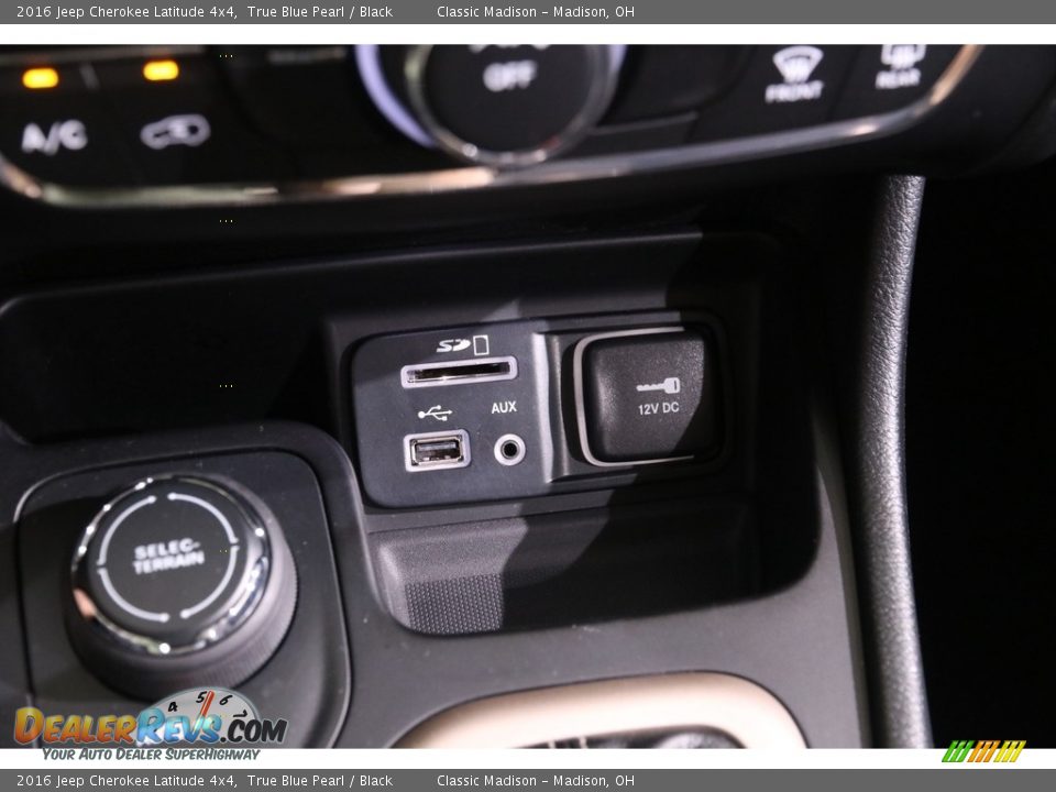 2016 Jeep Cherokee Latitude 4x4 True Blue Pearl / Black Photo #17