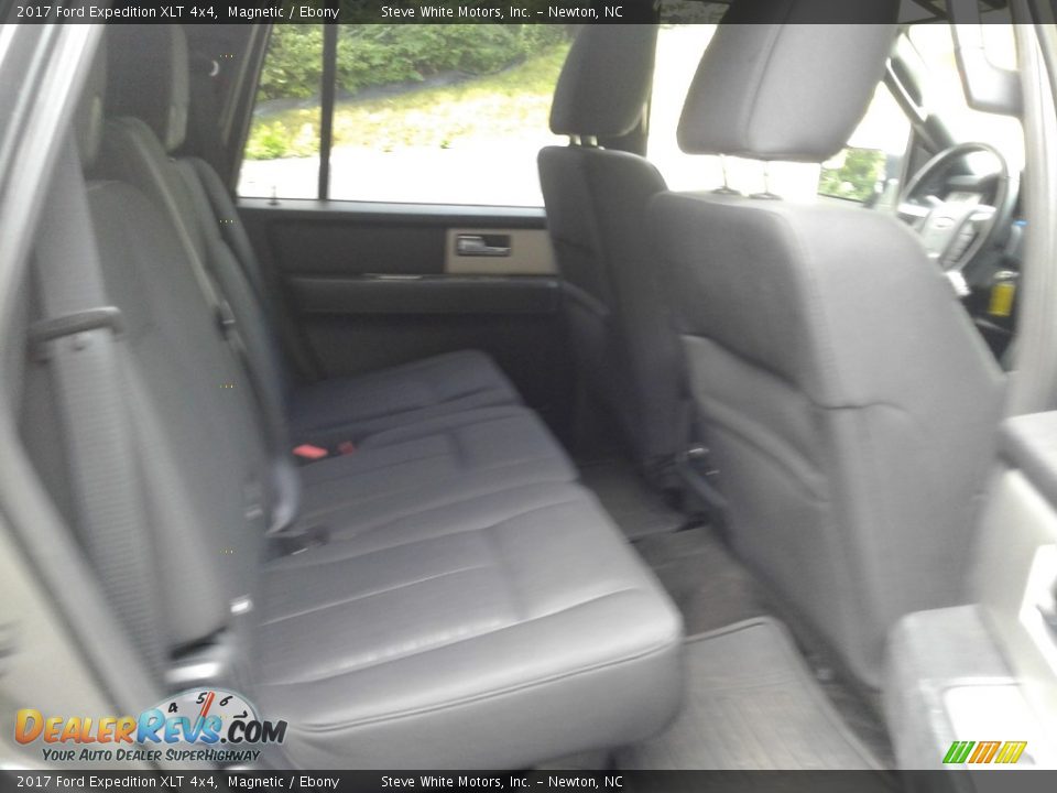2017 Ford Expedition XLT 4x4 Magnetic / Ebony Photo #16
