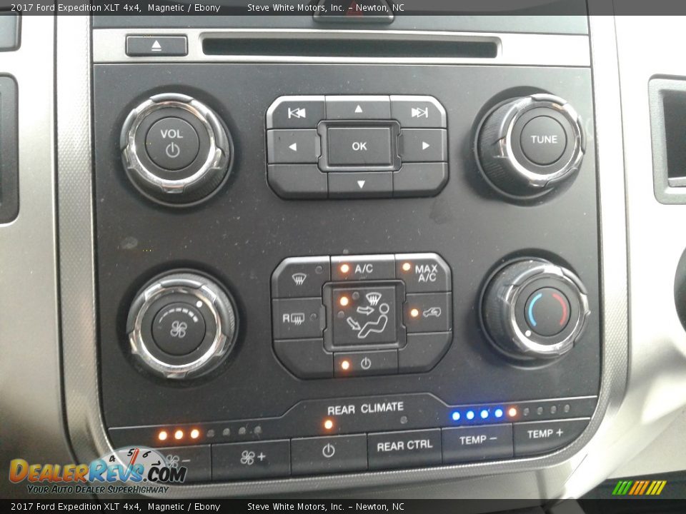 2017 Ford Expedition XLT 4x4 Magnetic / Ebony Photo #24