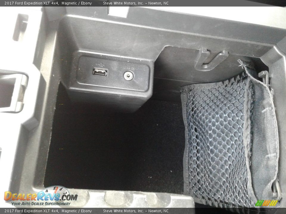2017 Ford Expedition XLT 4x4 Magnetic / Ebony Photo #26