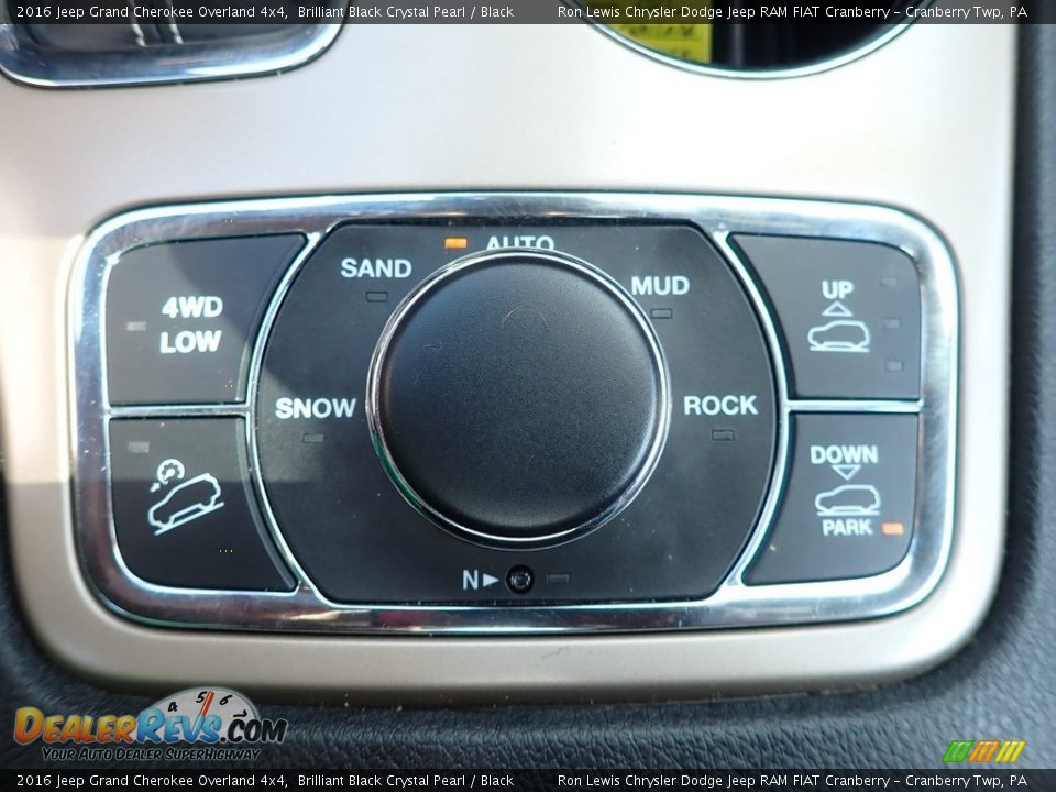 Controls of 2016 Jeep Grand Cherokee Overland 4x4 Photo #17