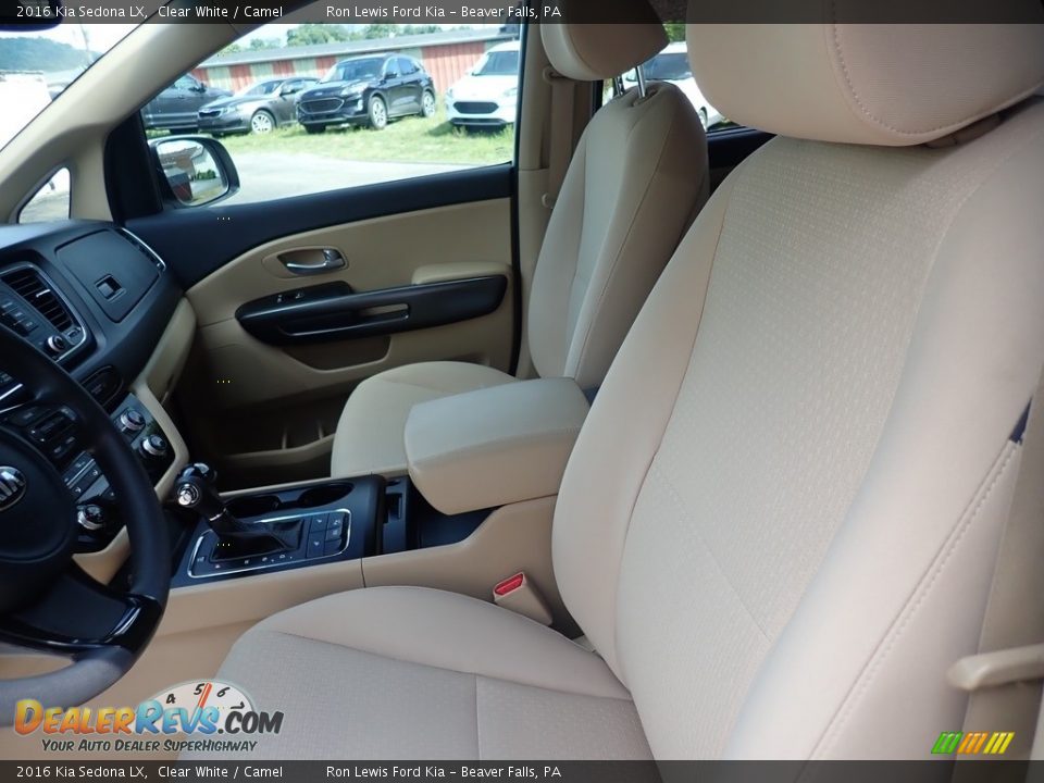 Front Seat of 2016 Kia Sedona LX Photo #13