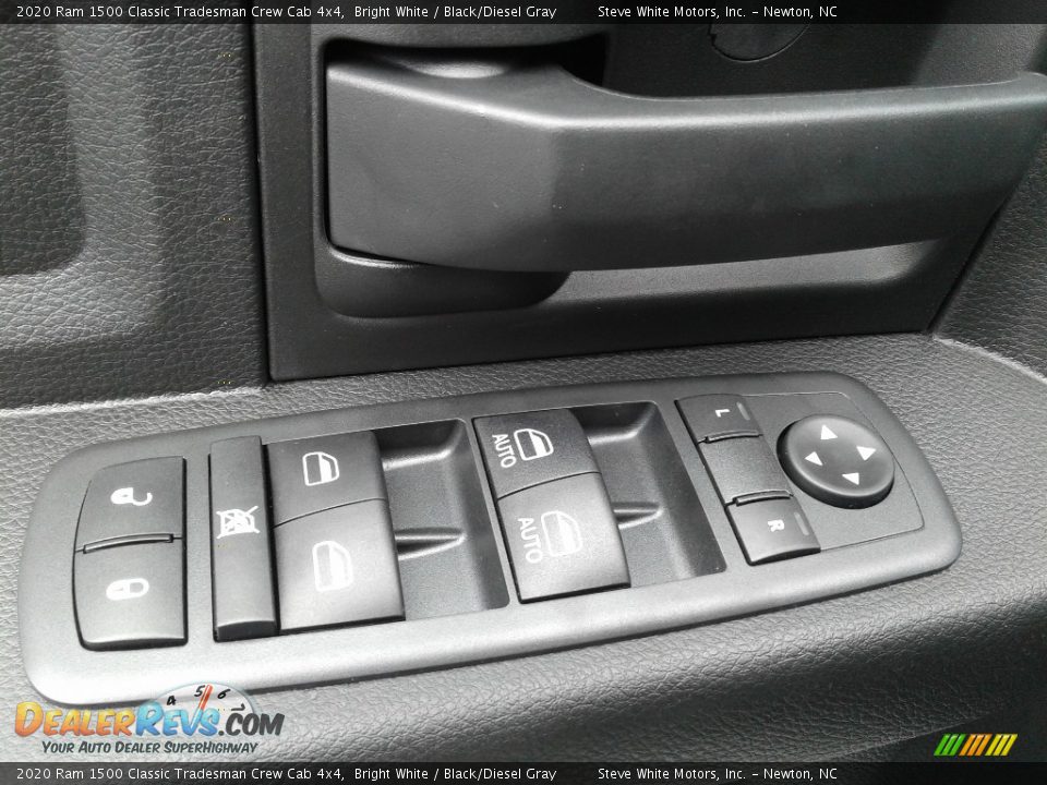 2020 Ram 1500 Classic Tradesman Crew Cab 4x4 Bright White / Black/Diesel Gray Photo #12
