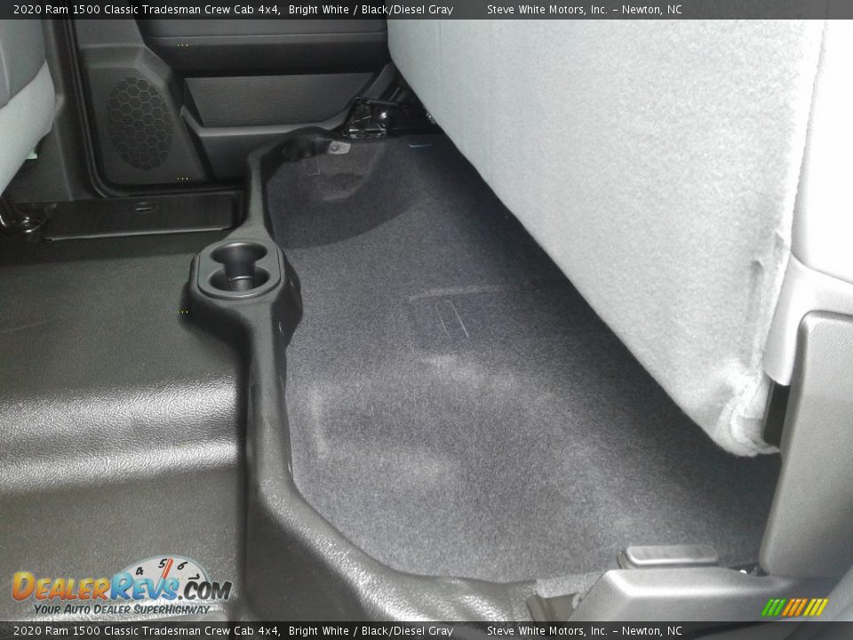 2020 Ram 1500 Classic Tradesman Crew Cab 4x4 Bright White / Black/Diesel Gray Photo #13