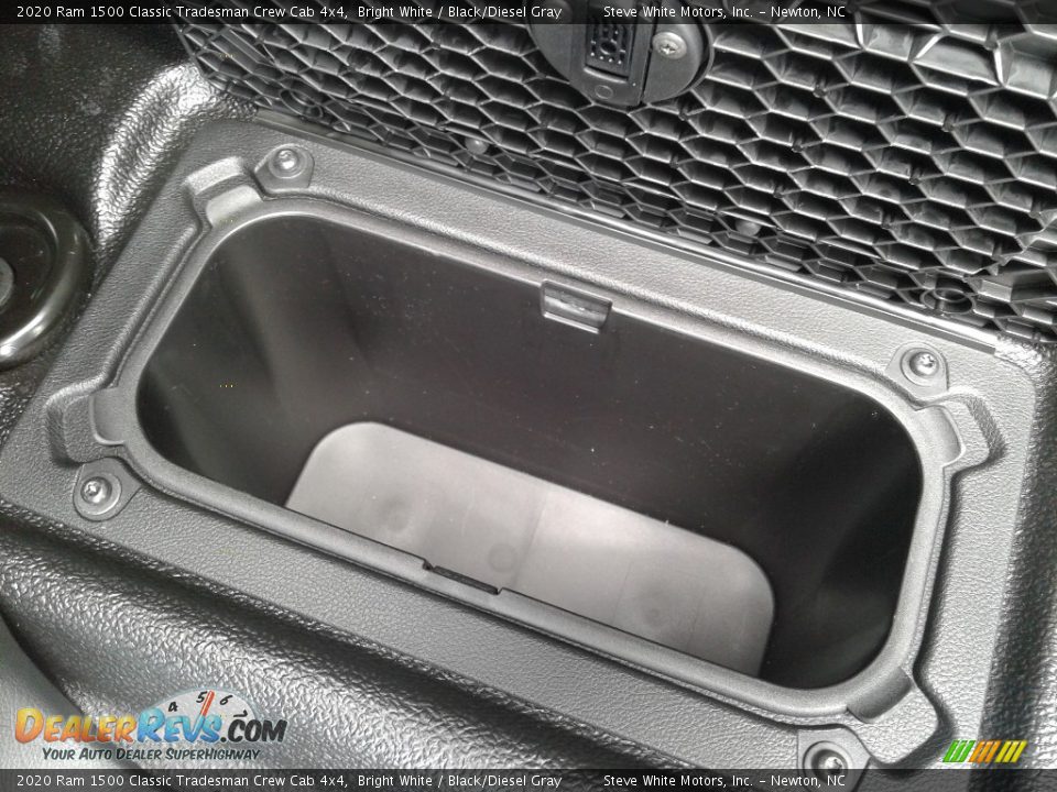 2020 Ram 1500 Classic Tradesman Crew Cab 4x4 Bright White / Black/Diesel Gray Photo #14