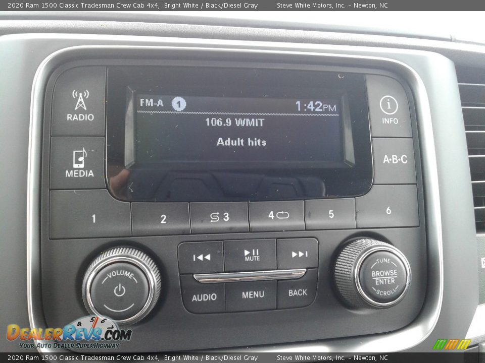 2020 Ram 1500 Classic Tradesman Crew Cab 4x4 Bright White / Black/Diesel Gray Photo #23