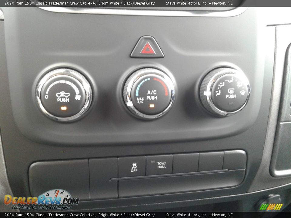 2020 Ram 1500 Classic Tradesman Crew Cab 4x4 Bright White / Black/Diesel Gray Photo #25