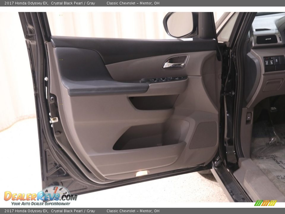 Door Panel of 2017 Honda Odyssey EX Photo #4