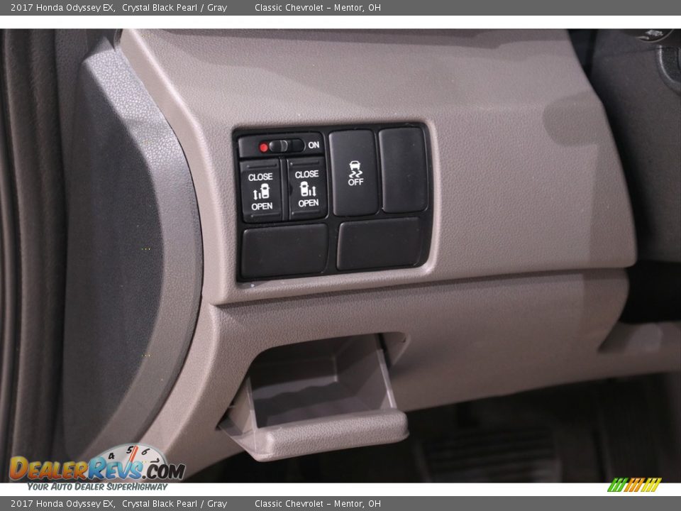 Controls of 2017 Honda Odyssey EX Photo #5